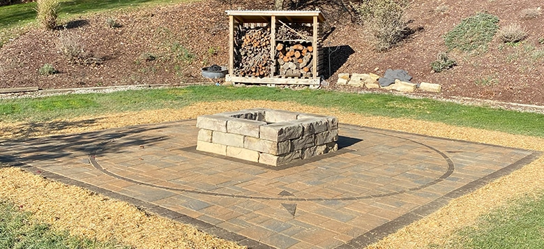 pavers-patio-fire-pit